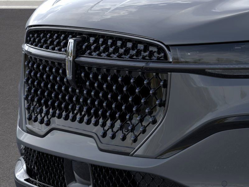 New 2025 Lincoln Nautilus Premier w/ Equipment Group 102A image 17