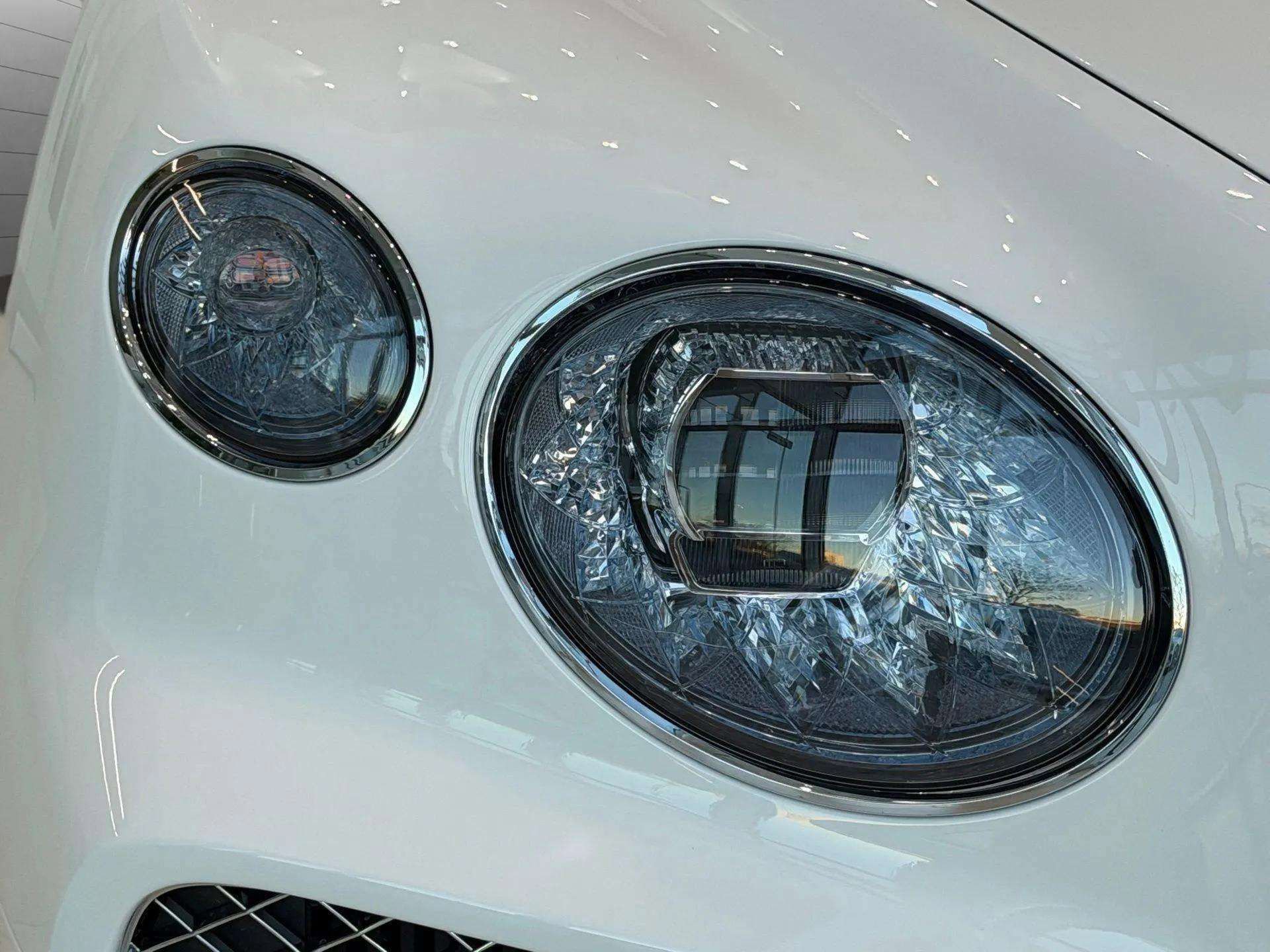 New 2025 Bentley Bentayga image 9