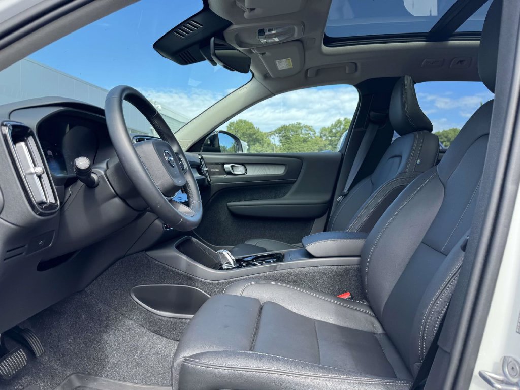 Used 2026 Volvo XC40 B5 Plus w/ Protection Package Premier AWD/4WD image 13