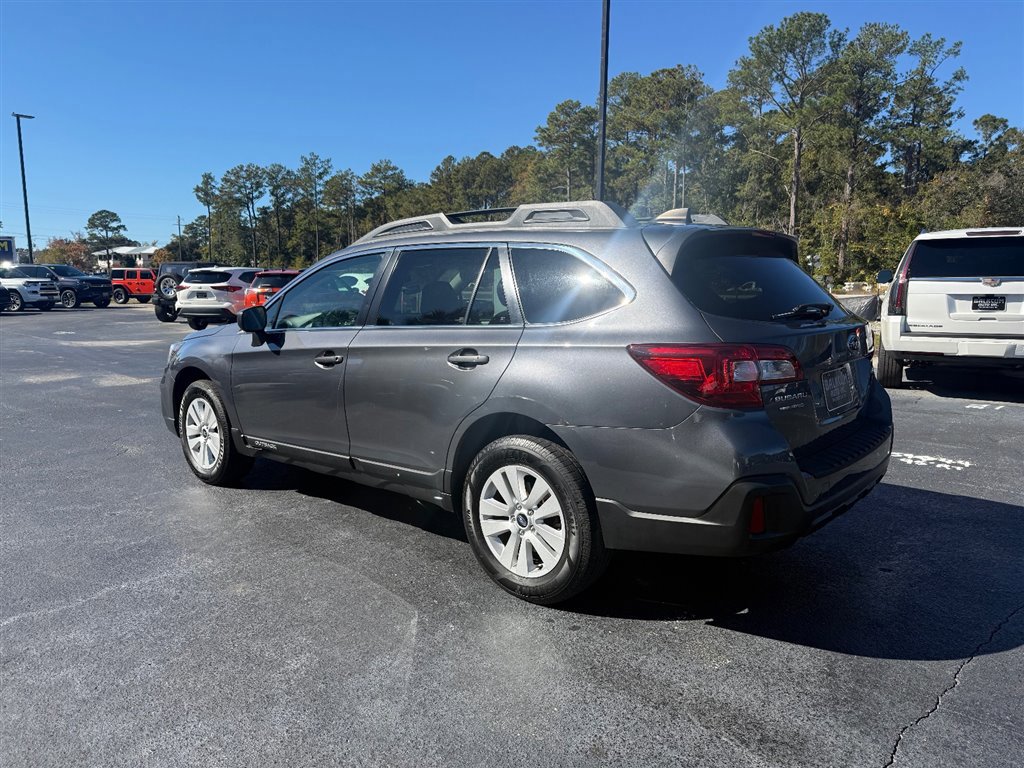 Used 2018 Subaru Outback 2.5i Premium image 5