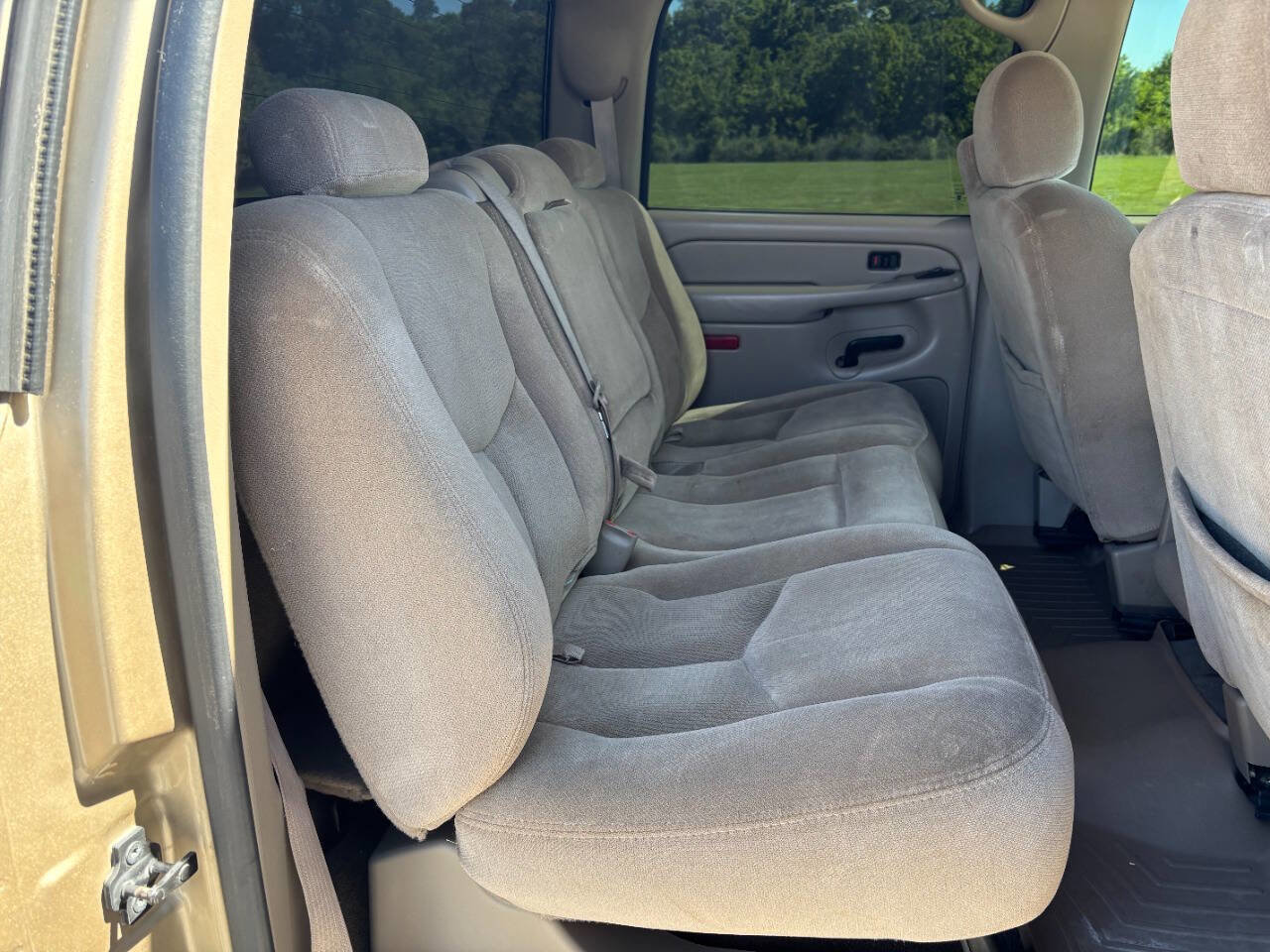 Used 2004 GMC Sierra 2500 SLE w/ Heavy-Duty Power Package AWD/4WD image 11