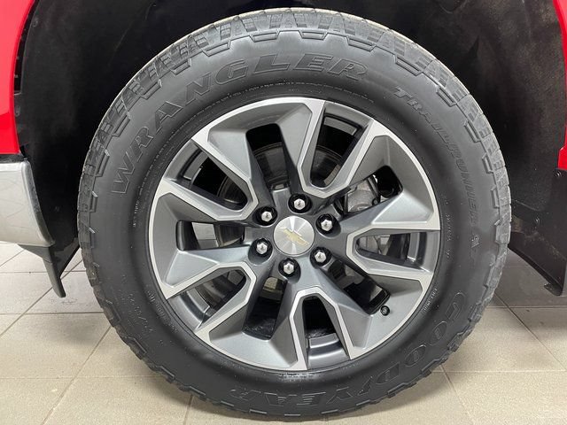 Used 2023 Chevrolet Silverado 1500 LT AWD/4WD image 7