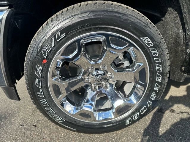 New 2026 RAM 1500 4x4 Crew Cab image 17
