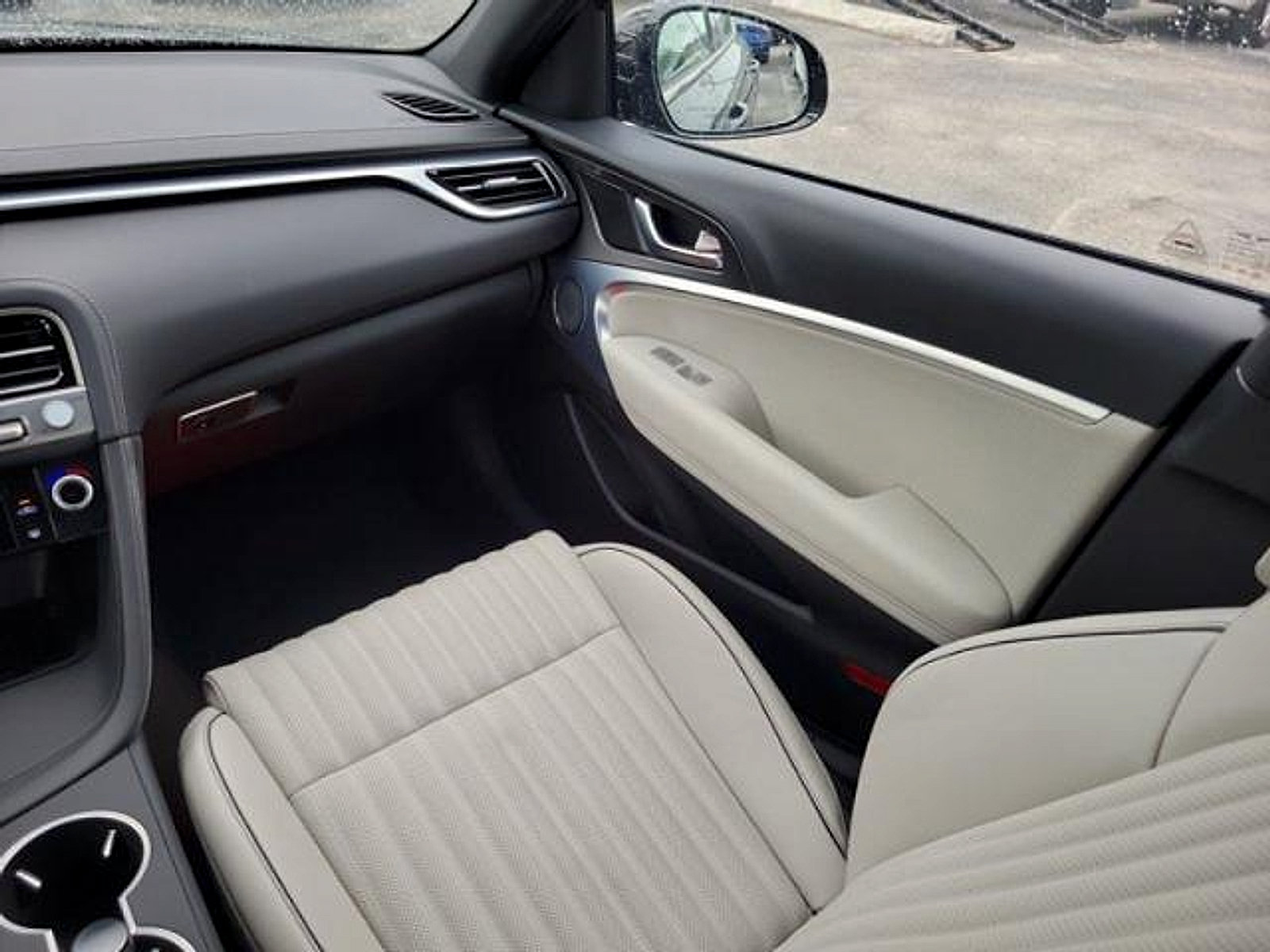 Used 2024 Genesis G70 2.5T w/ Sport Prestige Package RWD image 13