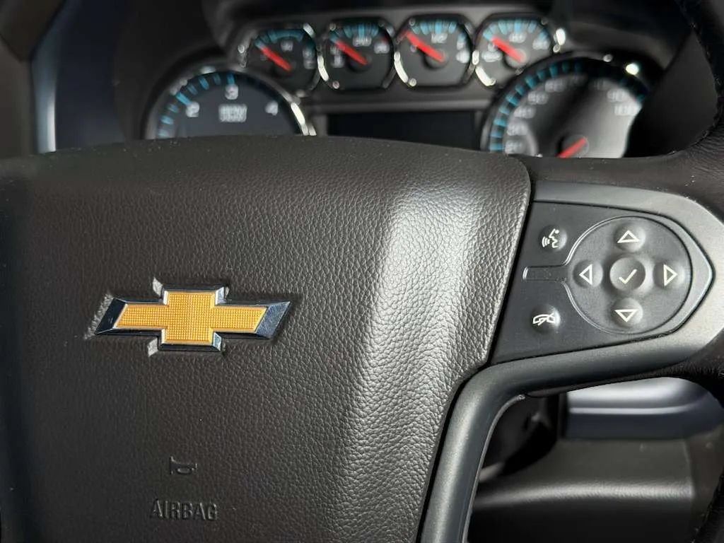 Used 2018 Chevrolet Silverado 1500 LTZ w/ LTZ Plus Package AWD/4WD image 29