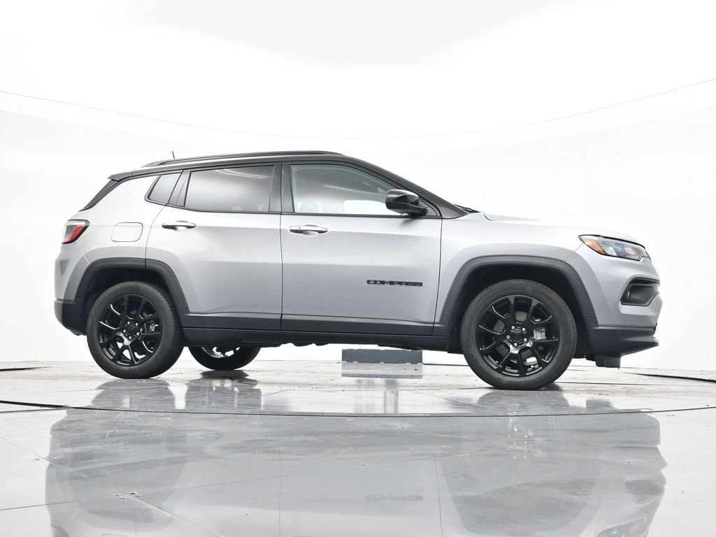 Used 2022 Jeep Compass Altitude image 36