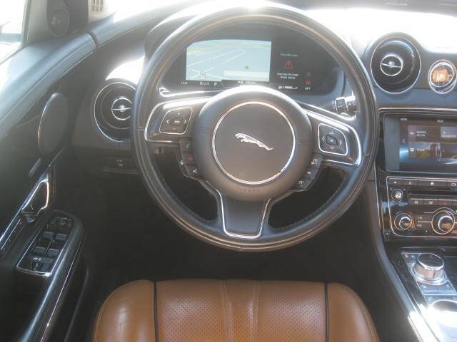 Used 2017 Jaguar XJ AWD/4WD image 22
