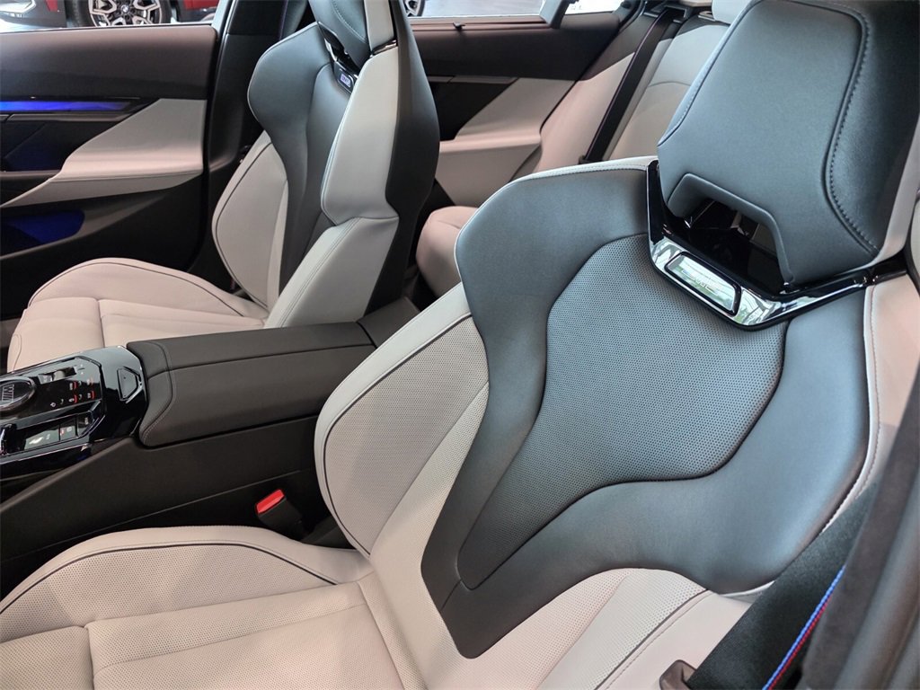 New 2026 BMW M5 Touring w/ Executive Package image 8