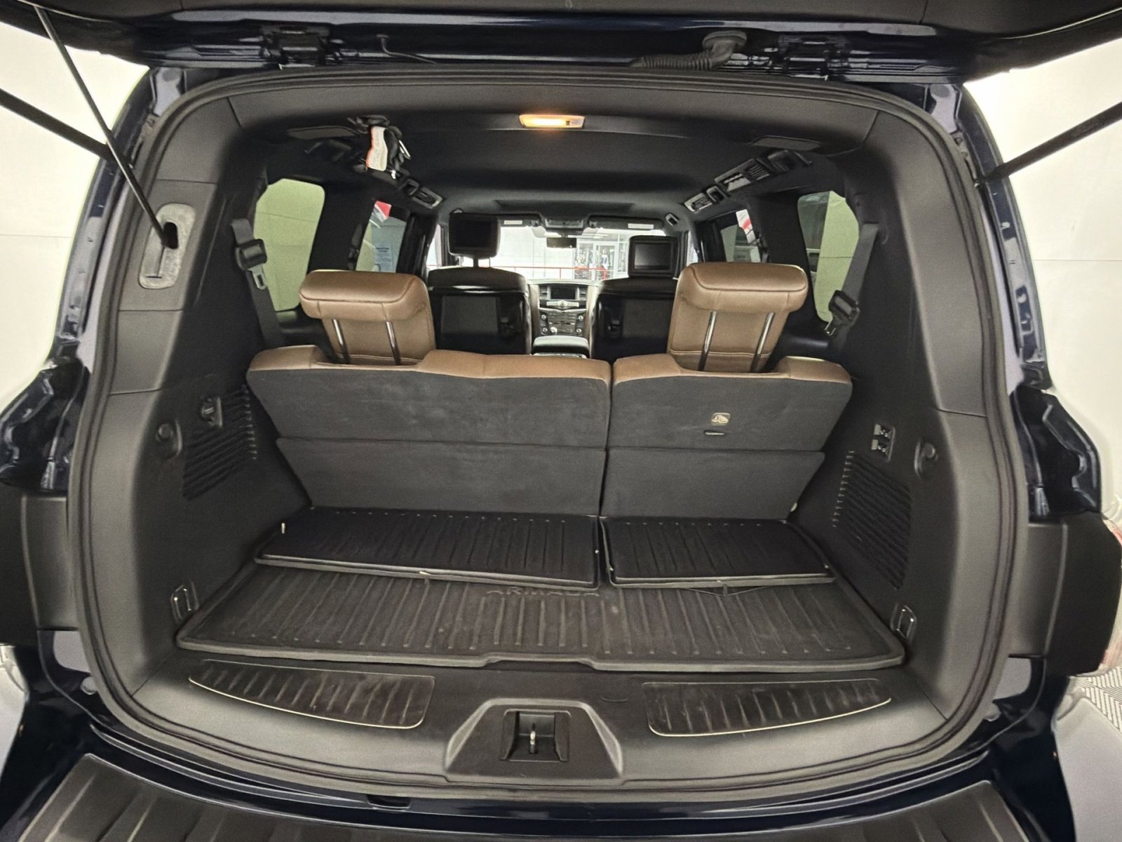 Used 2020 Nissan Armada Platinum w/ Platinum Reserve Package image 27