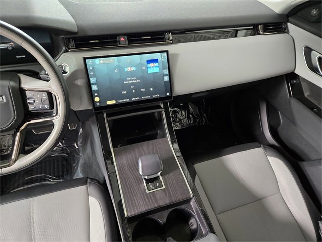 Used 2025 Land Rover Range Rover Velar Dynamic SE image 18