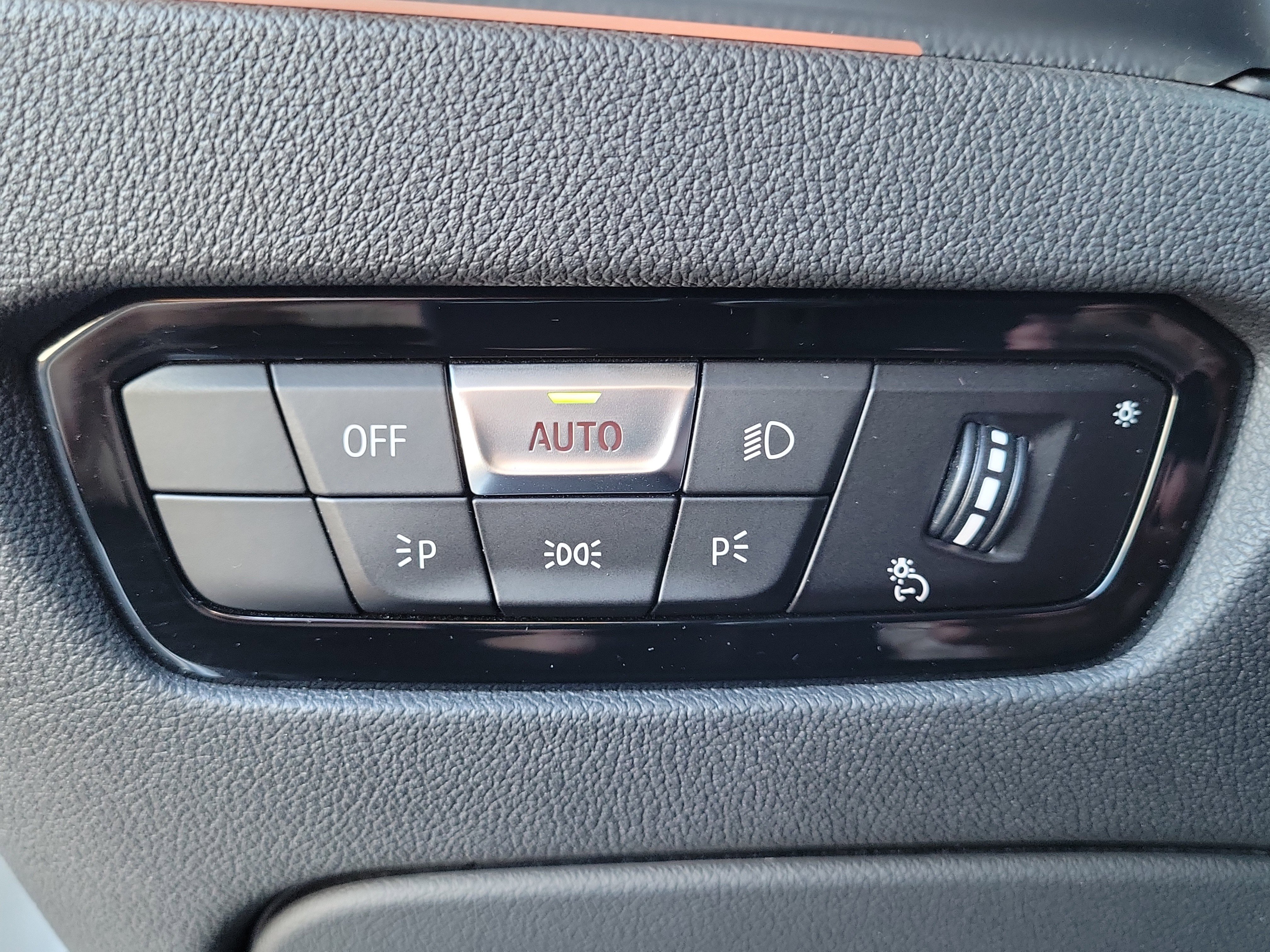 Used 2021 BMW M4 Competition w/ Executive Package image 18