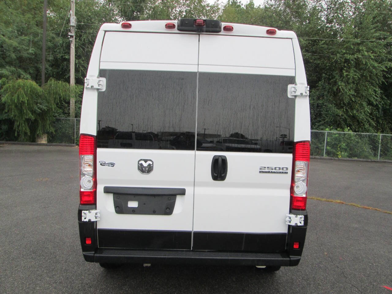 Used 2023 RAM ProMaster 2500 image 4
