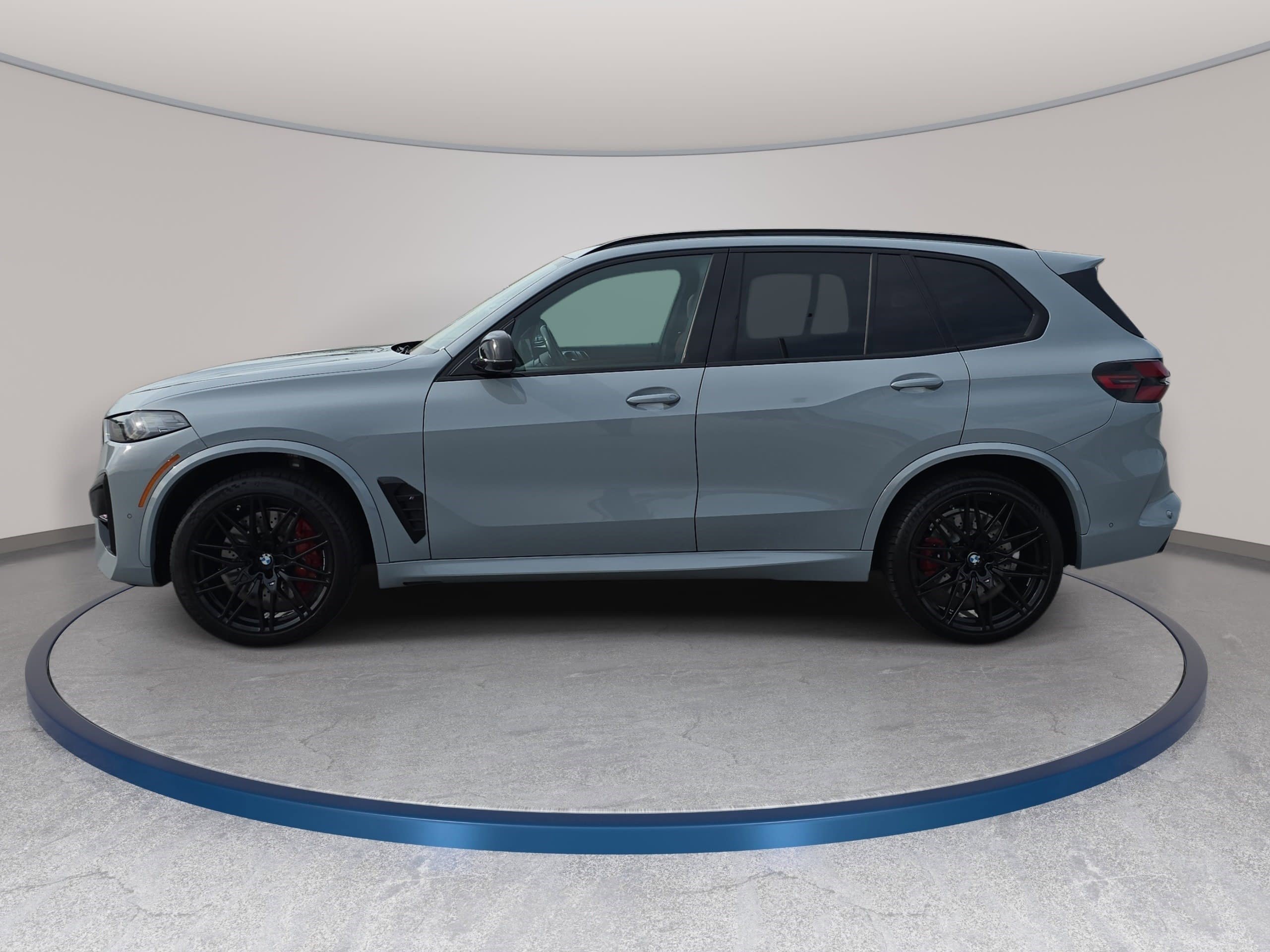 Used 2024 BMW X5 M Competition w/ Executive Package image 7