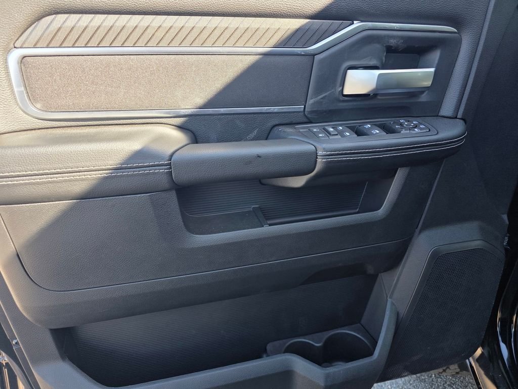 New 2026 RAM 2500 Big Horn AWD/4WD image 8