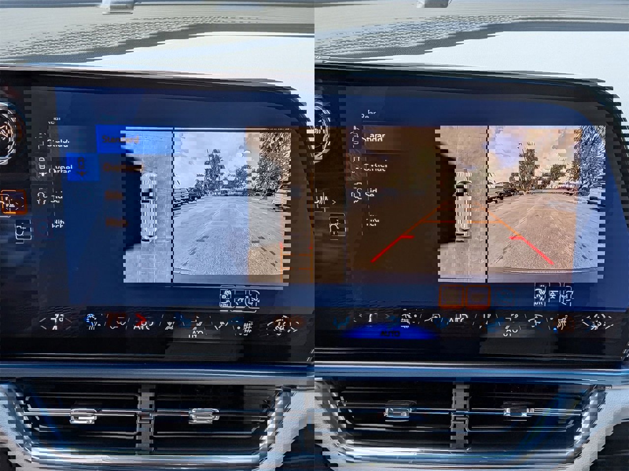 New 2026 Chevrolet Equinox EV LT image 16