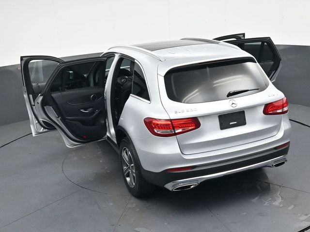 Used 2016 Mercedes-Benz GLC 300 w/ Premium Package image 40