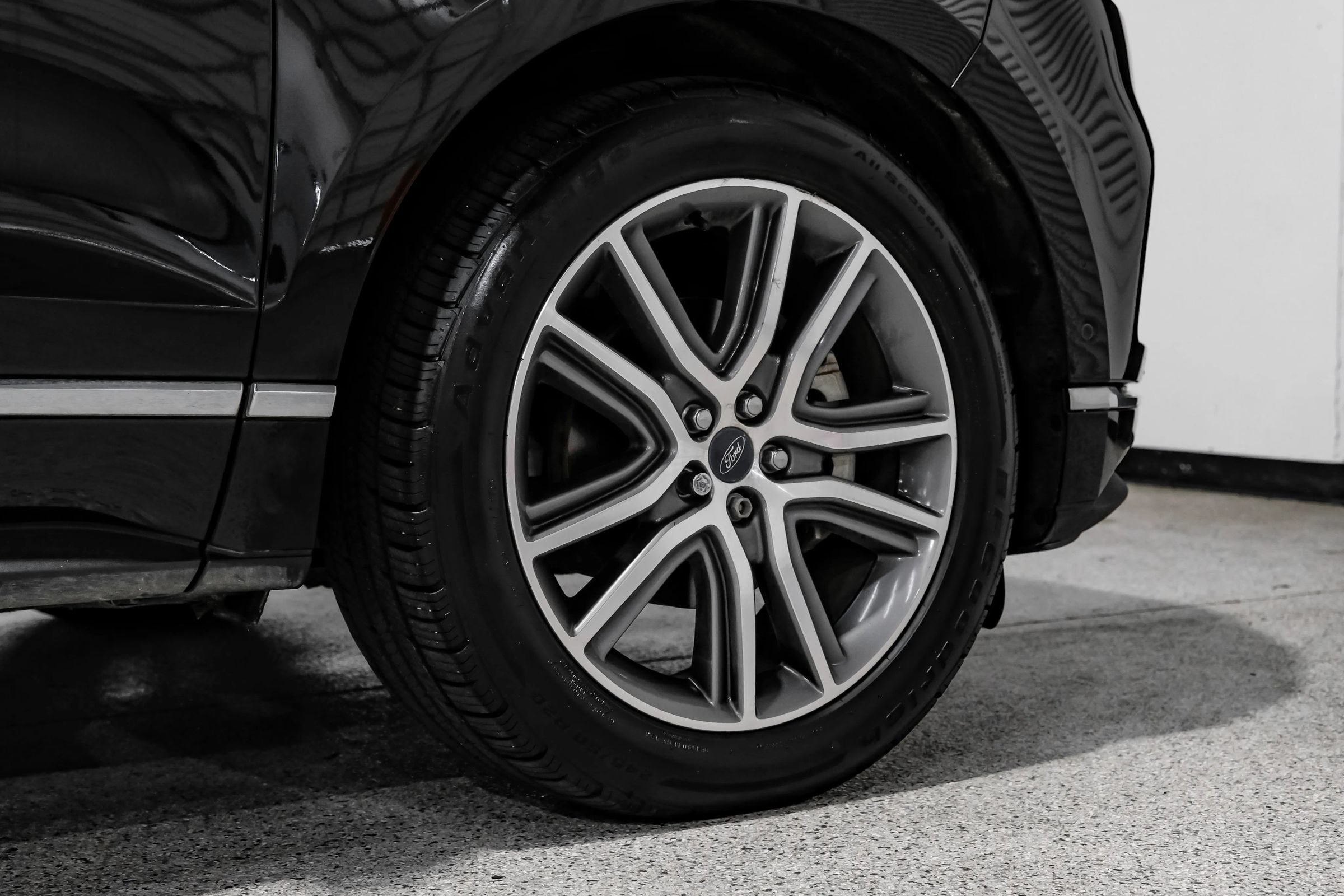 Used 2019 Ford Edge Titanium w/ Equipment Group 301A FWD image 71