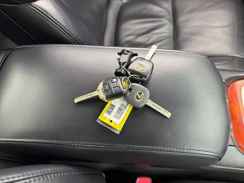 Used 2008 Lexus SC 430 Convertible w/ Preferred Accessory Pkg image 32