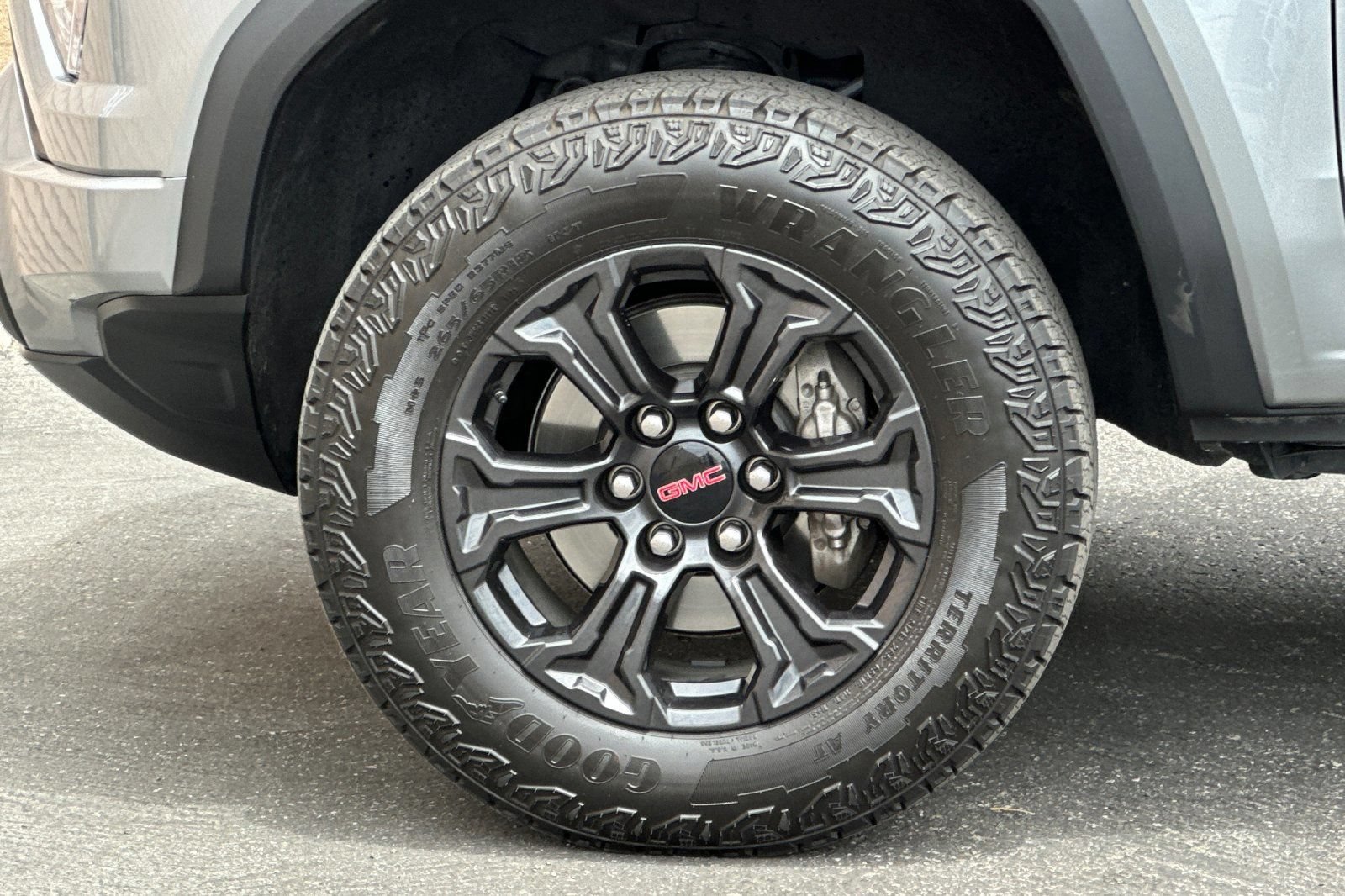 Used 2025 GMC Canyon Elevation RWD image 26