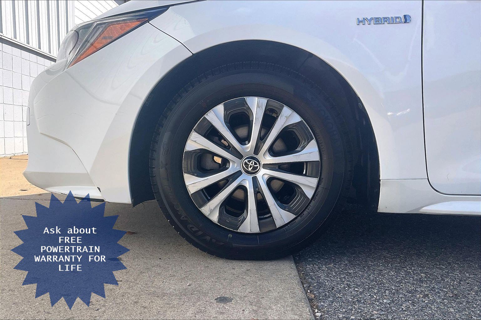 Used 2020 Toyota Corolla LE w/ Carpet Mat Package (TMS) FWD image 11
