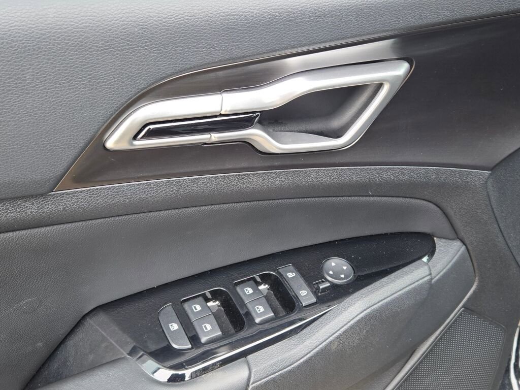Used 2024 Kia Sportage EX image 19