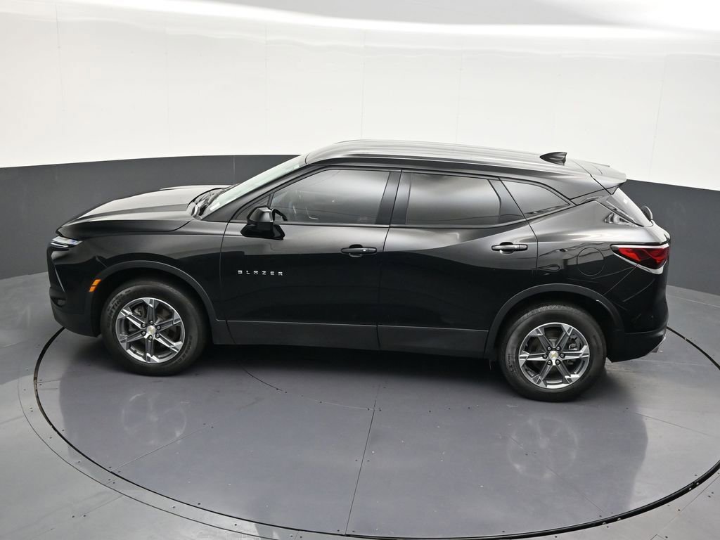 Used 2023 Chevrolet Blazer LT FWD image 17