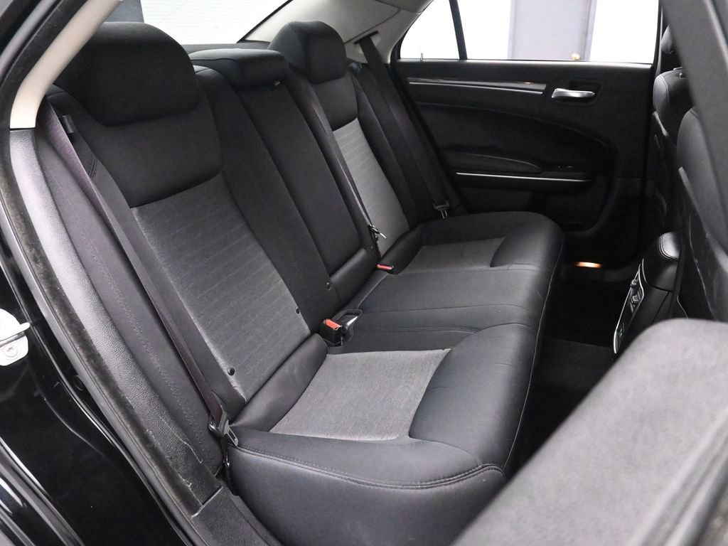 Used 2019 Chrysler 300 Touring w/ Sport Appearance Package image 18