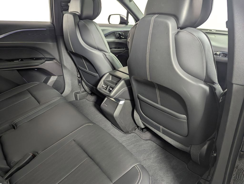 Used 2024 Cadillac Lyriq Sport image 62