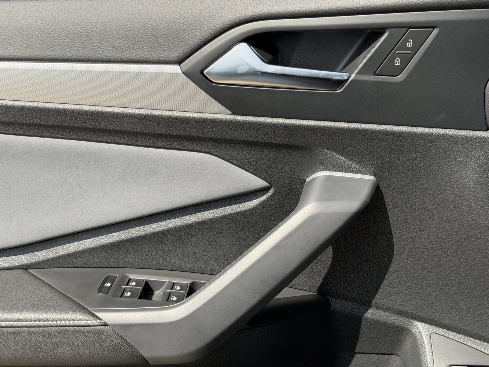 New 2026 Volkswagen Jetta SE FWD image 23