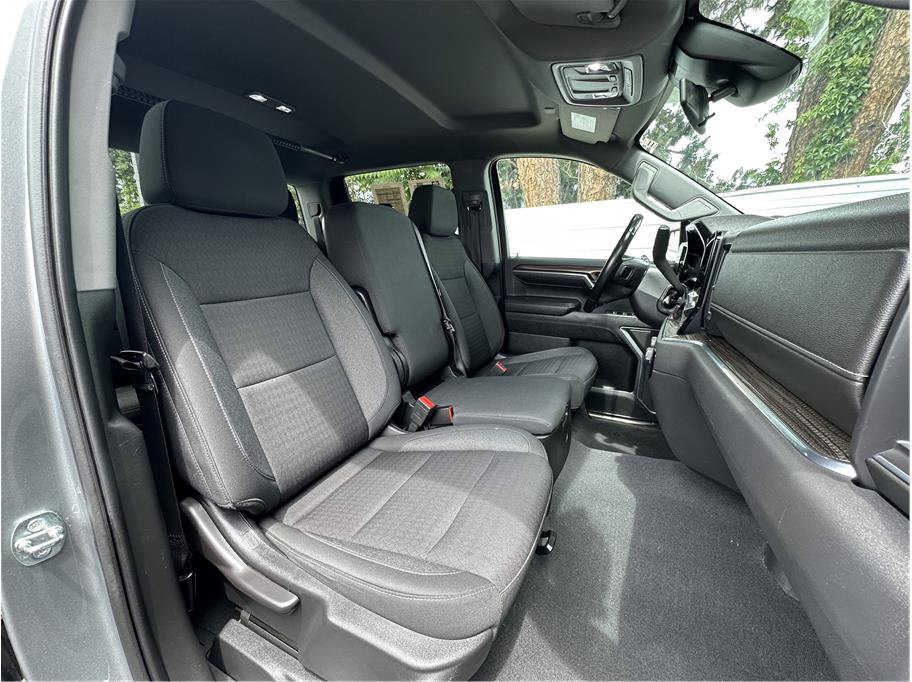 Used 2023 Chevrolet Silverado 1500 LT AWD/4WD image 15
