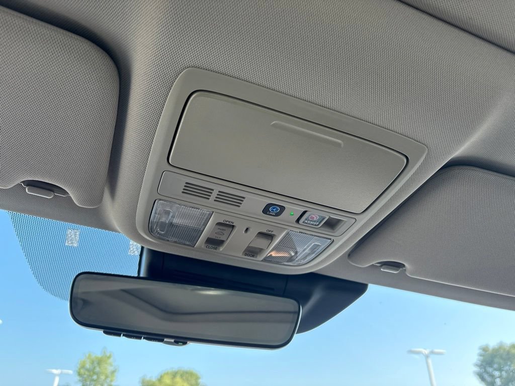 Used 2019 Honda Accord Touring image 10