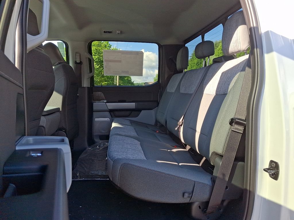 New 2026 Ford F250 XLT w/ XLT Premium Package AWD/4WD image 5