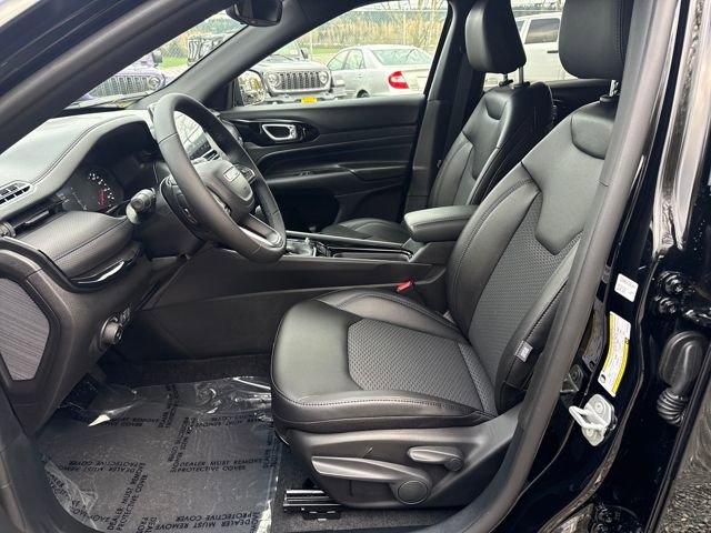 New 2026 Jeep Compass Latitude image 14