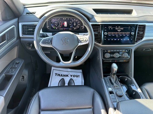 Certified 2022 Volkswagen Atlas Cross Sport SE w/ Panoramic Sunroof Package image 16