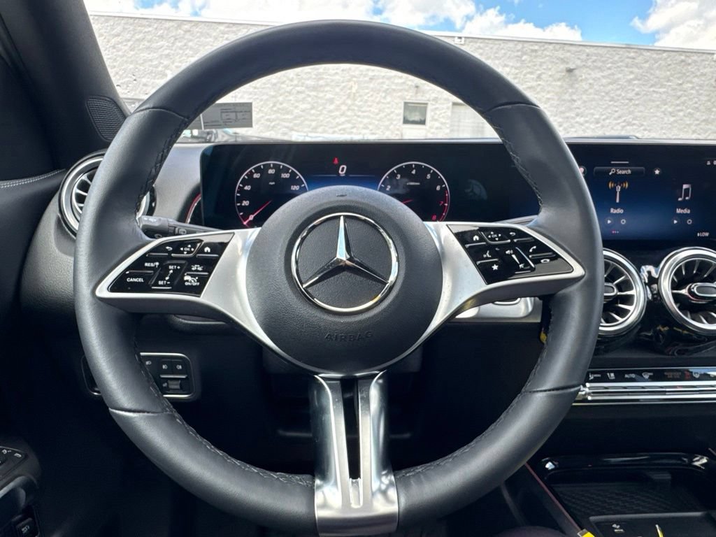 Used 2026 Mercedes-Benz GLB 250 4MATIC image 18