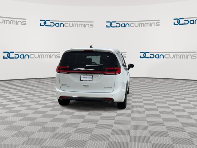 New 2026 Chrysler Pacifica Limited FWD image 13