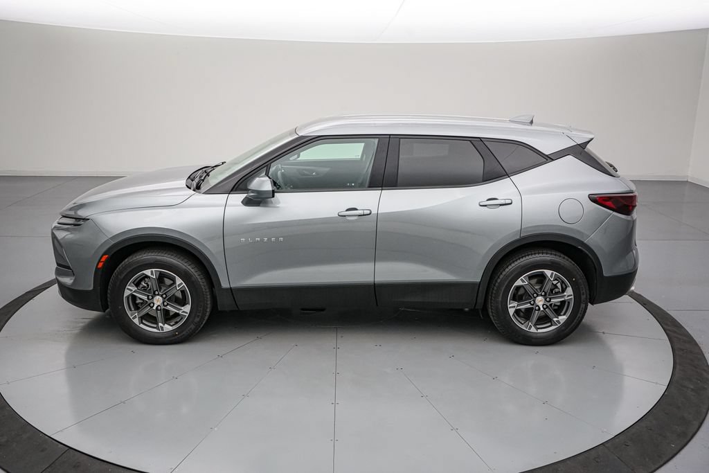 Used 2025 Chevrolet Blazer LT AWD/4WD image 8