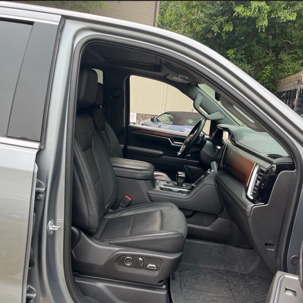 Used 2024 GMC Sierra 1500 Denali w/ Denali Reserve Package AWD/4WD image 18