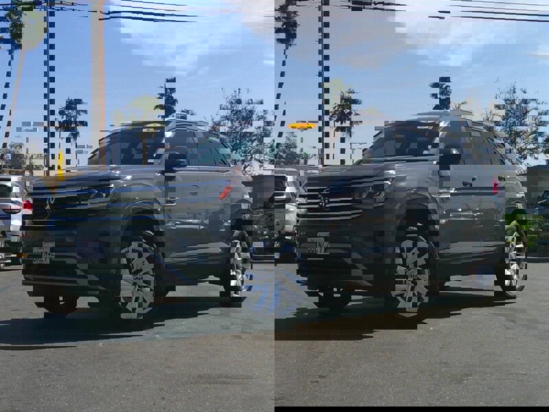 Used 2020 Volkswagen Atlas Cross Sport SE w/ Panoramic Sunroof Package image 1