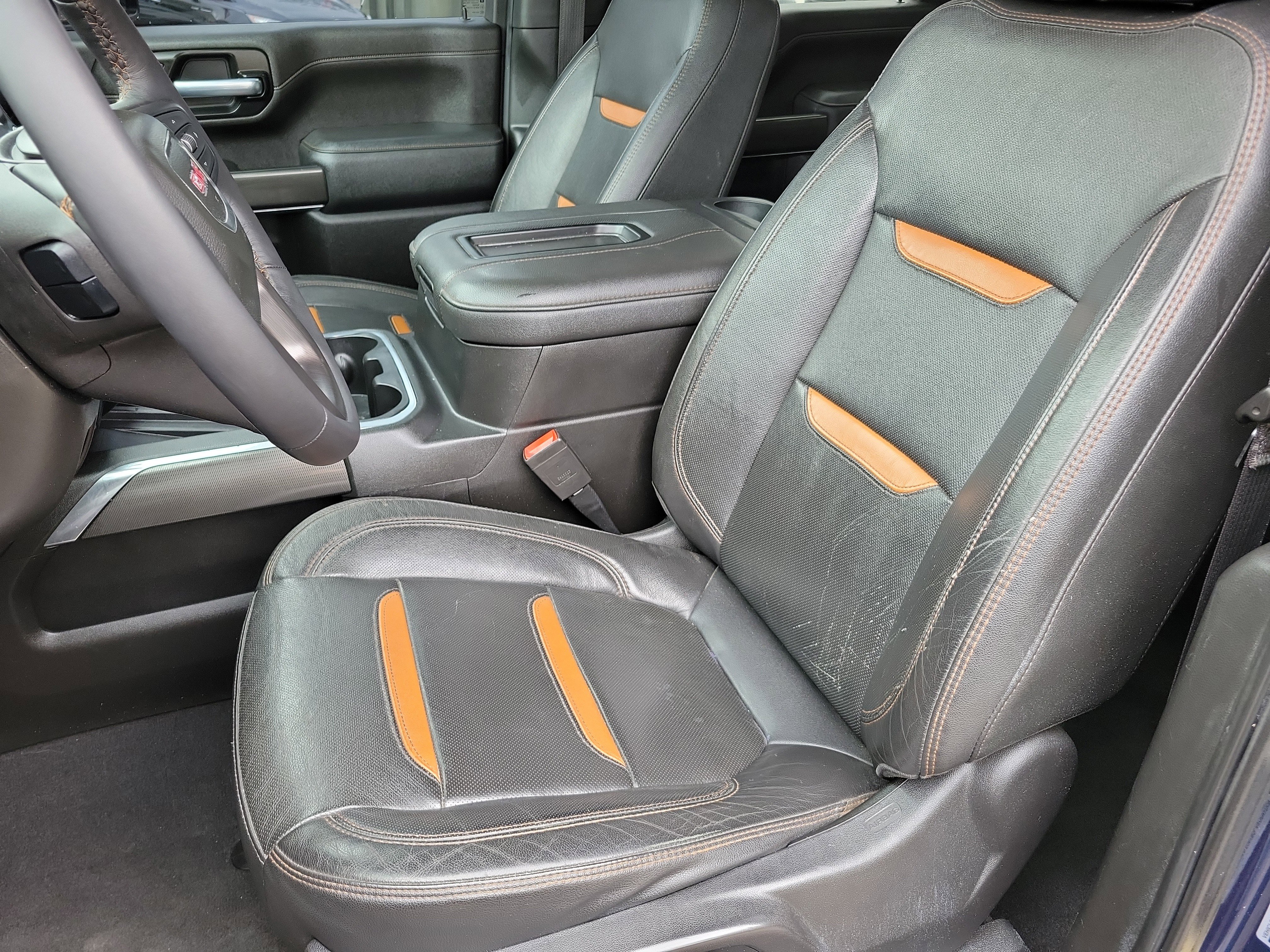 Used 2022 GMC Sierra 2500 AT4 w/ AT4 Preferred Package image 4