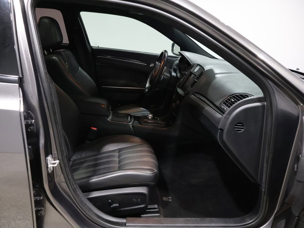 Certified 2018 Chrysler 300 S w/ 300S Premium Group image 25