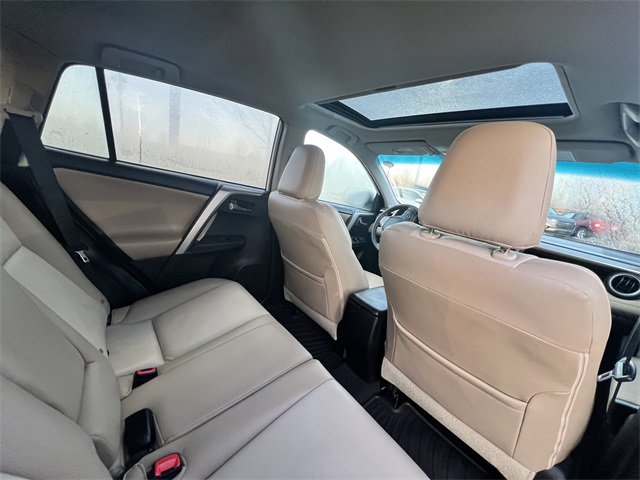 Used 2015 Toyota RAV4 XLE image 32
