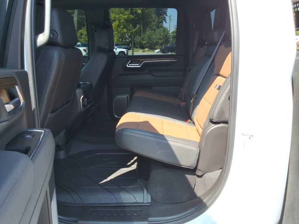 Certified 2025 Chevrolet Silverado 3500 High Country w/ High Country Premium Package AWD/4WD image 17