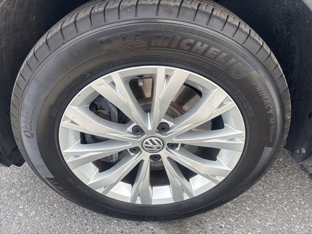 Used 2018 Volkswagen Tiguan S w/ 3rd Row Seat Package AWD/4WD image 14