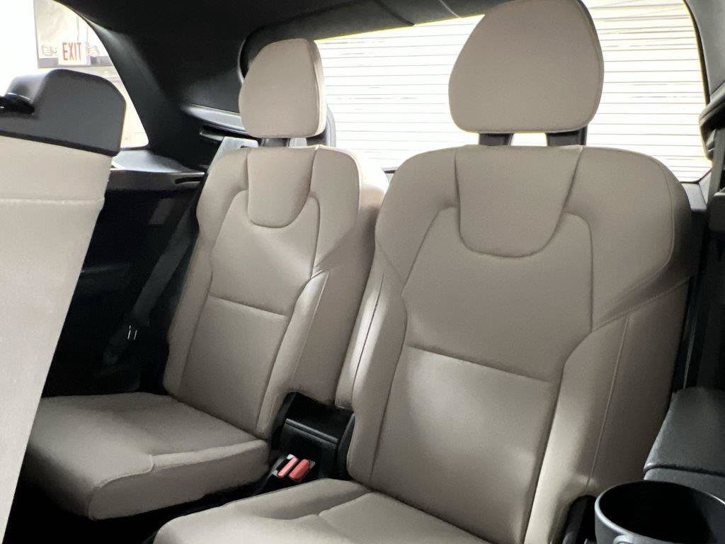 Certified 2026 Volvo XC90 B6 Plus w/ Protection Package Premier AWD/4WD image 24
