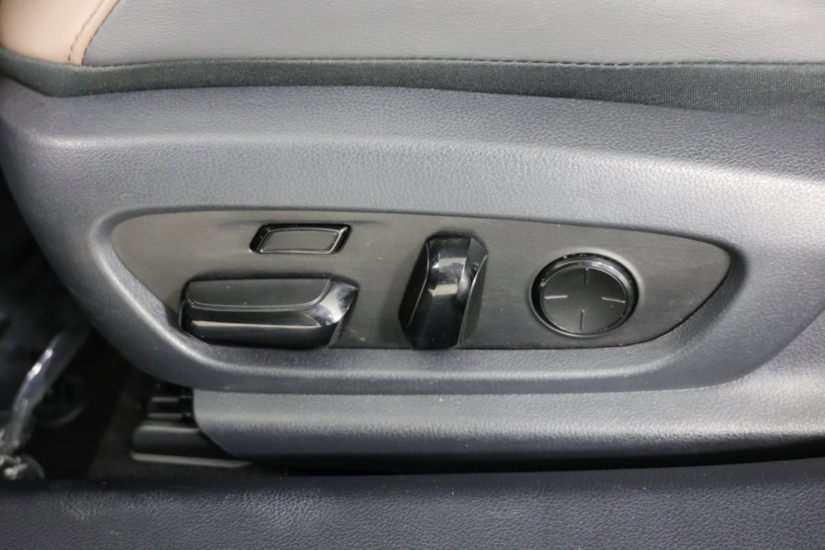 Used 2024 Lexus ES 350 Ultra Luxury w/ Accessory Package (Z2) FWD image 24