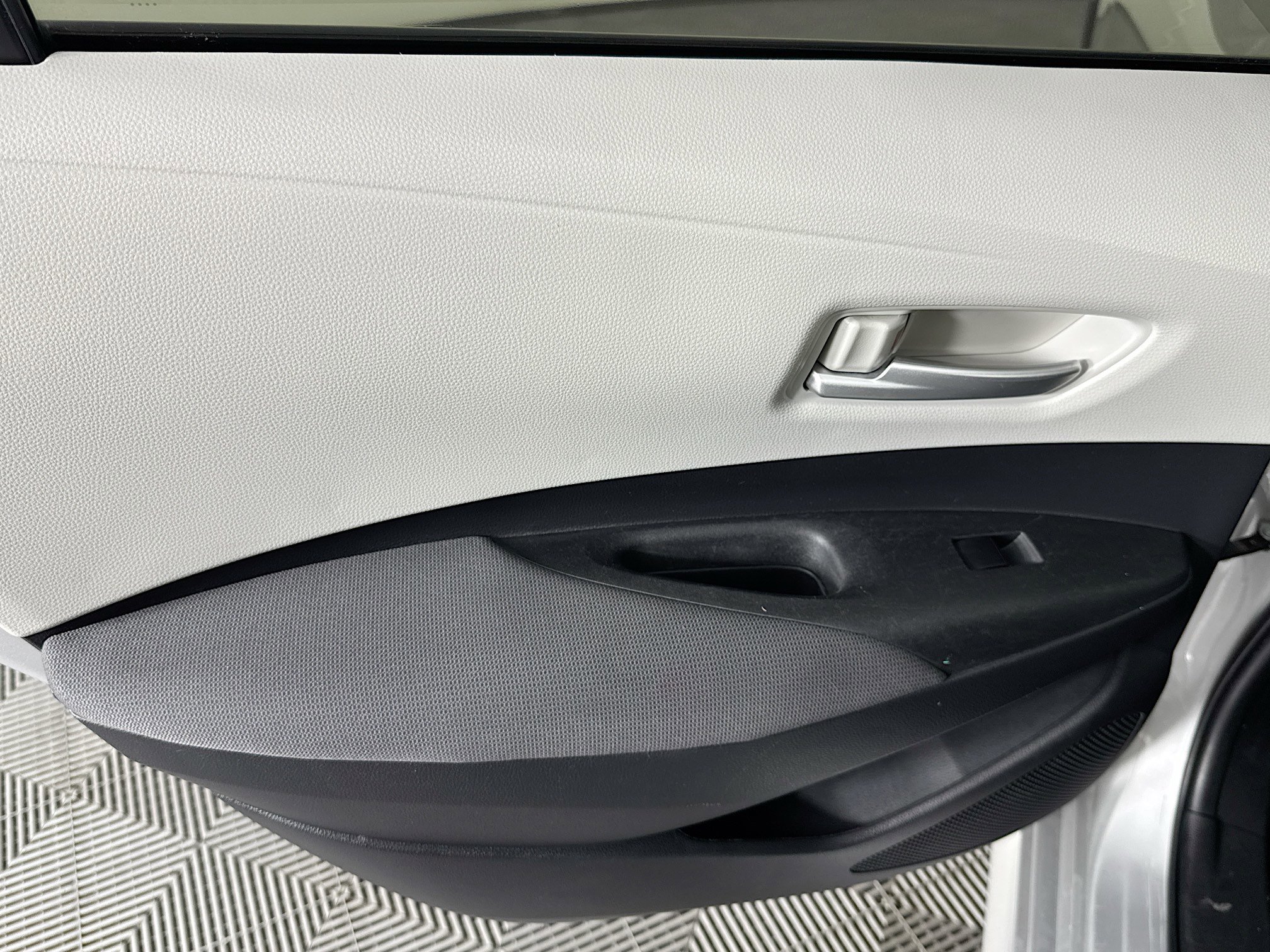 Used 2021 Toyota Corolla L FWD image 22