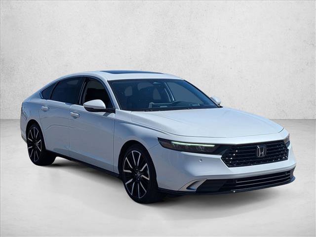 Used 2023 Honda Accord Touring image 3