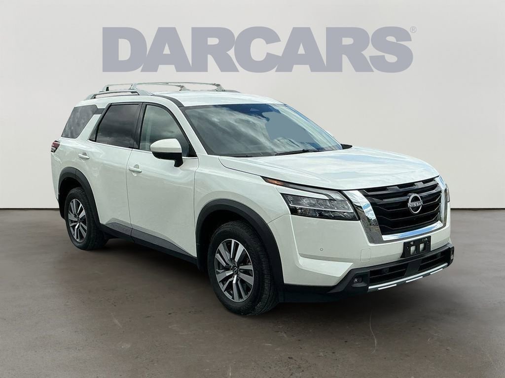 Used 2024 Nissan Pathfinder SL image 1