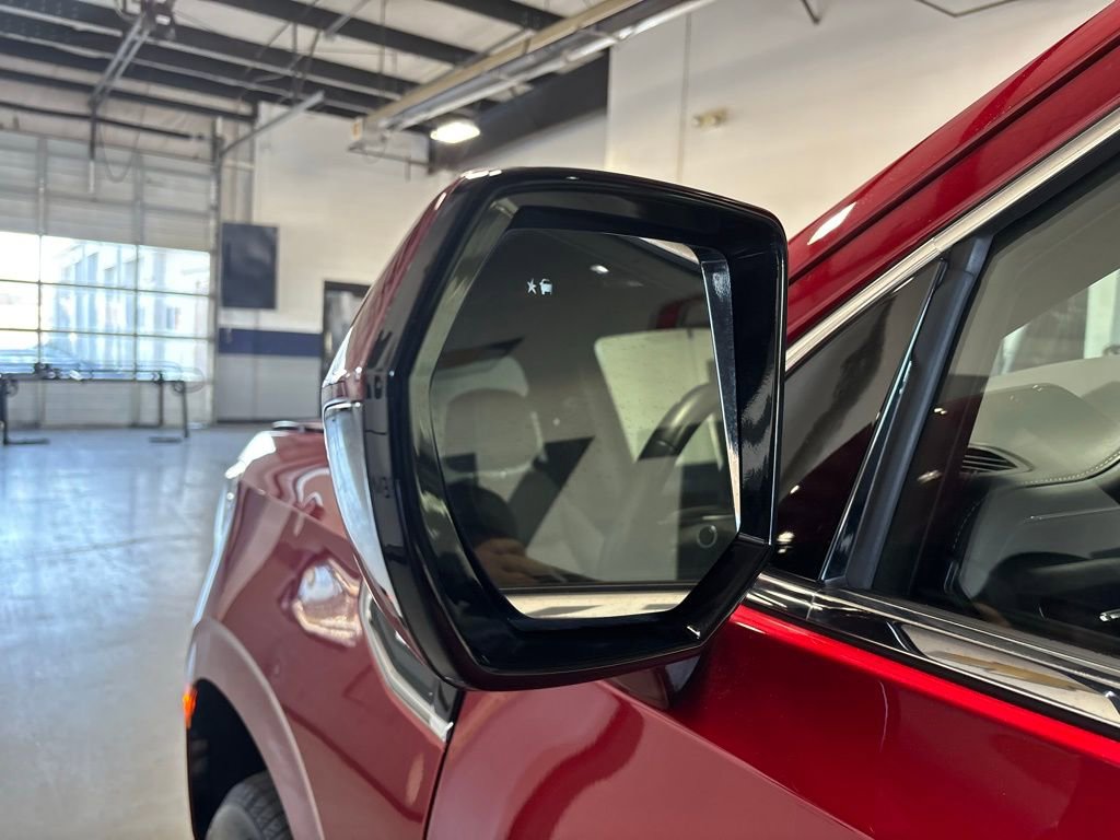 Used 2024 GMC Yukon SLT image 12